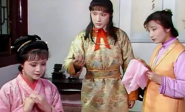 《红楼梦》最大的骗局：薛家精心打造的金玉良缘，为何成了彻头彻尾的笑话？