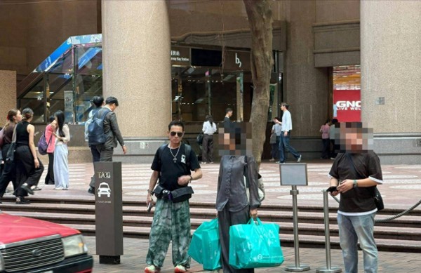 香港知名男星丧妻10个月近况曝光,曾暴瘦惹担忧,如今明显恢复
