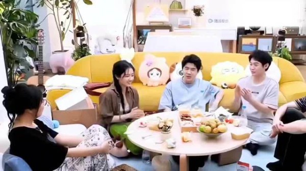 刘昊然告状李兰迪扑粉，连声道歉