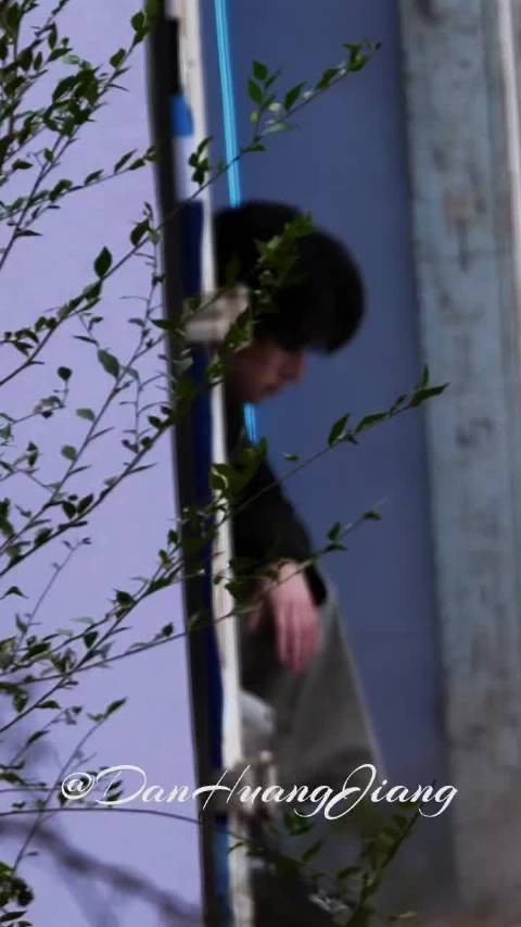 严浩翔仿生迷踪师生零经验宣传真实状况引好感