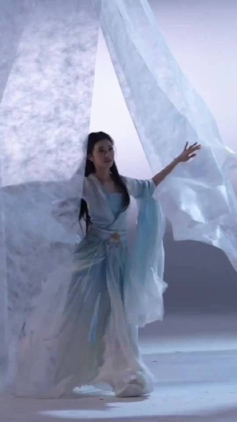 这不怪我给存子梦古装了吧！ 完全宗门小师妹来的，好的古装武侠电影本子来