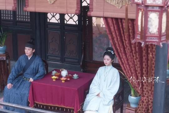 兰香包下戏楼和林锦岐看自己新写的戏文告诉林锦岐她为什么和他的道不同