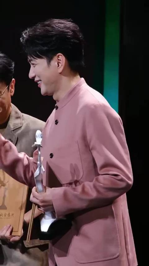 王仁君加油,台词功底这么强,演技又好的男演员,早晚有一天会被更多人喜欢!