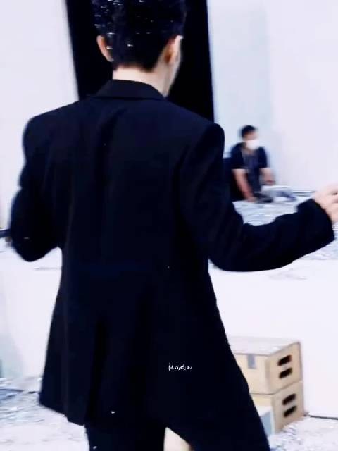 期待这个唱跳战,扭这几下太有感觉了 肖战歌曲异想天开