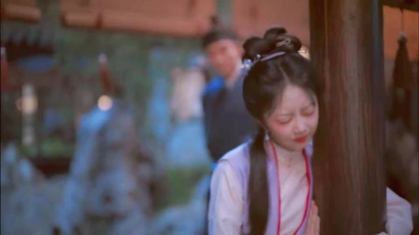 网上有人评价谭松韵演绎亲情戏份分寸感不足…