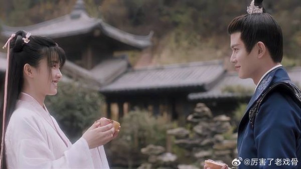 时宜喜欢石榴 周生辰买下摊上所有石榴,只为博美人笑