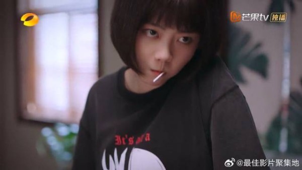 小妹硬装大姐大？ 小哥陪演结果喜提大逼兜，这一家太有喜剧天赋