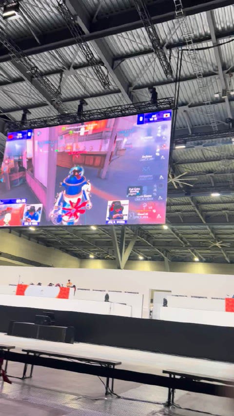 看看中国队第五人格摘金的现场氛围!