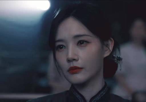 观众惋惜她,丈夫漠不关心,自称不是大师
