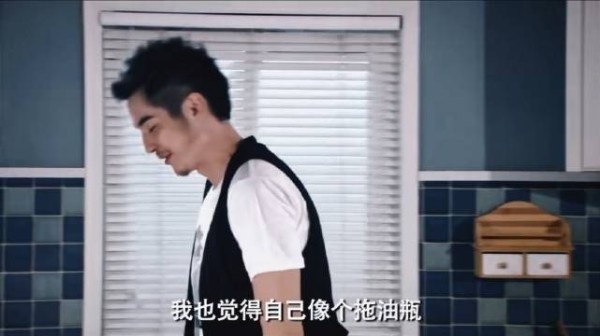 靠近你就靠近了痛苦 远离你就远离了幸福