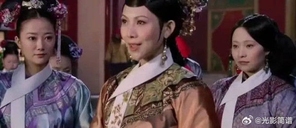 皇后娘娘贤惠起来还真是贤惠，从前不喜欢熹贵妃，现在却能委曲求全