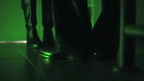 这个感应灯的拍摄手法 真的绝绝子!就是有种难以形容的感觉,导演天才啊!