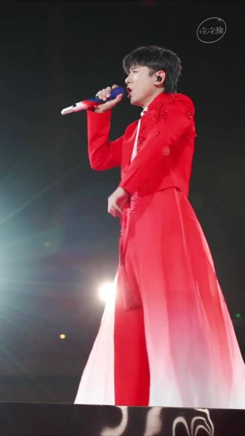 张杰演唱会唱久违歌曲,浪漫献歌给久未见面的观众