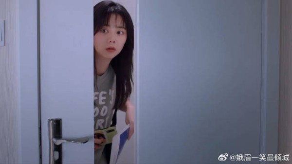 李尖尖找凌霄看牙,被他安排别人来看,吐槽他不是