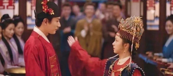 又一对“二婚夫妻”爆甜出圈，网友：好久没见过这一款了