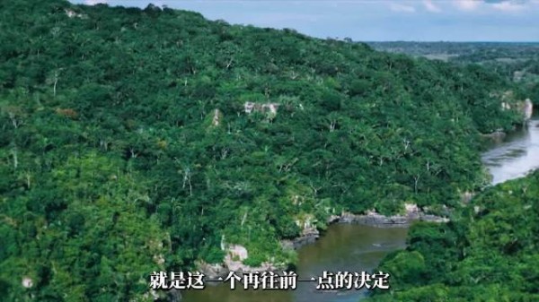 本想顺流而下抄近道,不料瞬间卷入激流!…