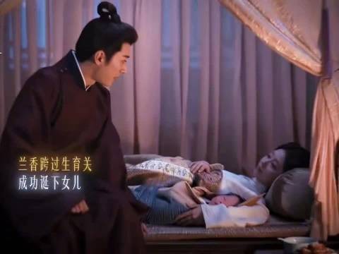 谭松韵用娃娃摸刘学义脸,兰香如故花絮甜度爆表