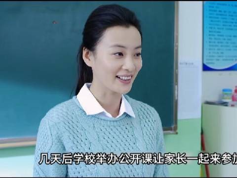 小艾让于果念夏天的作文，引得哄堂大笑