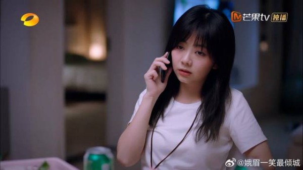 凌霄电话突然响起，李尖尖直接接通，听小橙子话沉默