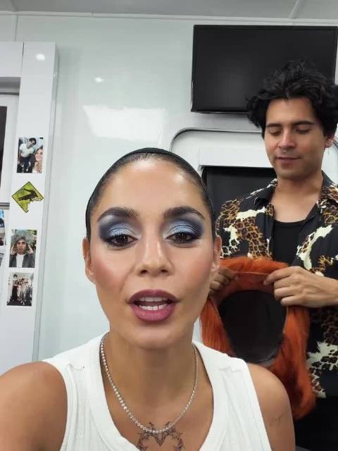 凡妮莎哈金斯晒新造型,万圣月到了,妮莎发力啦!