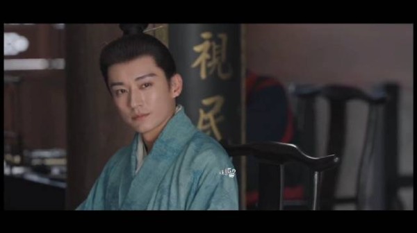 林大爷与她眉来眼去互掐互怼，眼神皆含爱