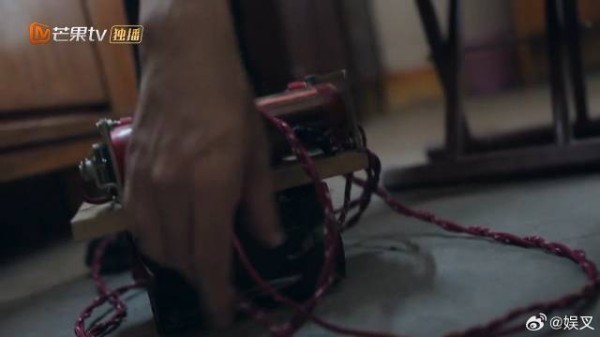 继妹回忆过往种种 发现陈异被长期家暴，还有怕电的原因