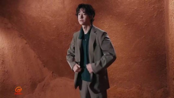 王一博秀前定格官摄