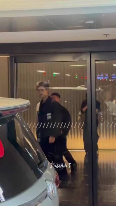 陈飞宇长沙路演外形清爽，互动谈吐有分寸感
