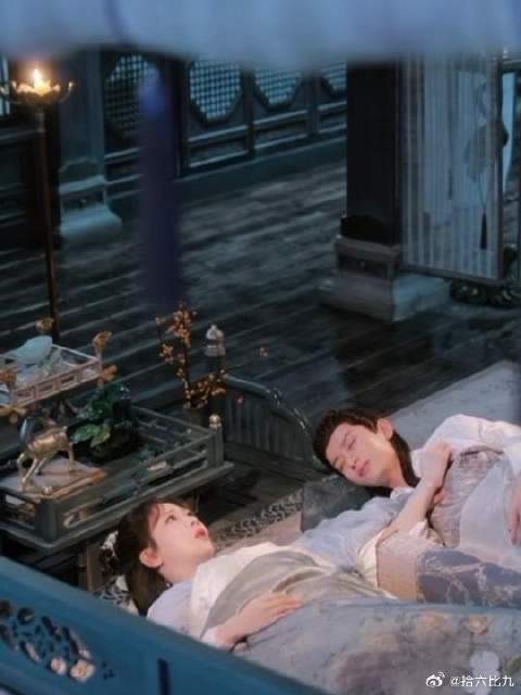 颜淡应渊同床而眠!