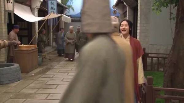 这个Ai是我见过最牛逼的，人物表情动作都跟真人一样，甚至胜过真人