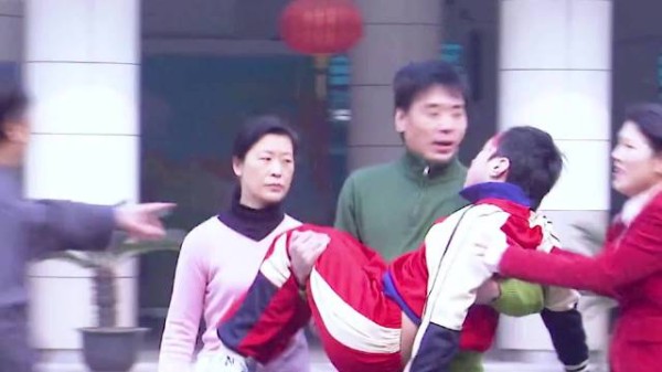 养了十年的孩子竟然不是亲生的 老马家的幸福往事