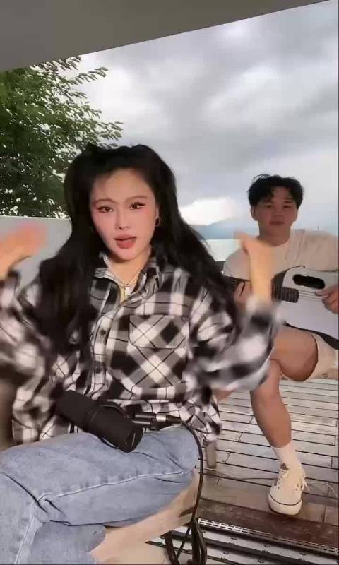 谁懂我有多喜欢这个双马尾造型啊啊啊！求复刻，小圆，求求求