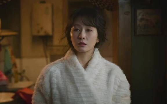 果然还是姐姐更有吸引力!“余红旧事”