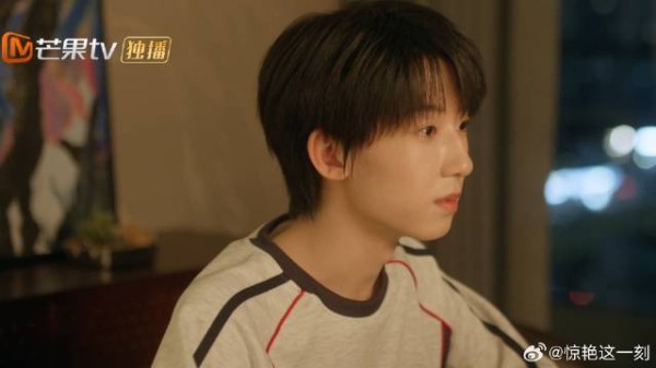 妈妈出差来回奔波,只为了回家陪伴杨博文,杨博文心疼
