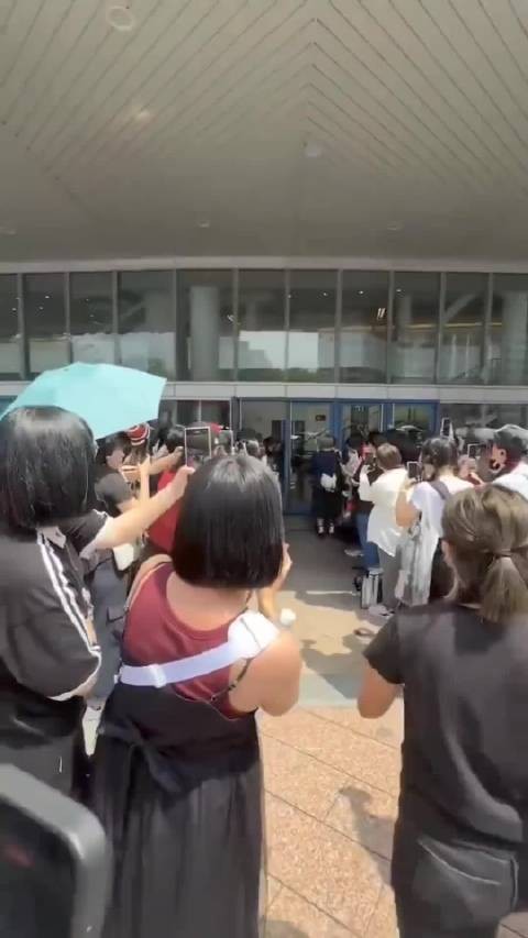 她们到底在啊些什么?