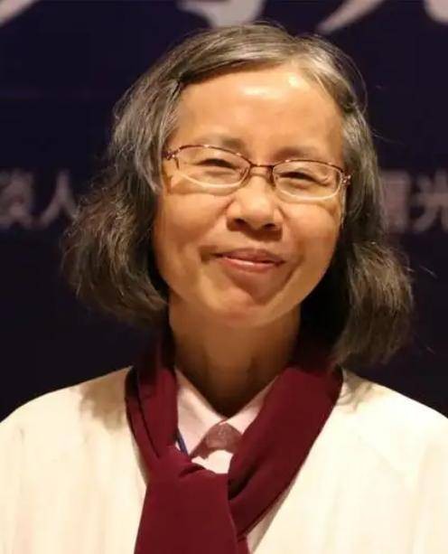 香港中文大学荣誉文学博士残雪，仅小学学历？