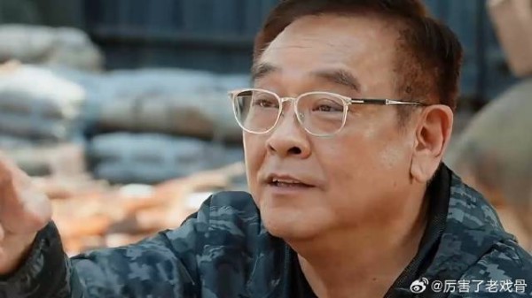 丁真在表演中慌神 尔冬升看不懂他在干嘛,结束后立马请教