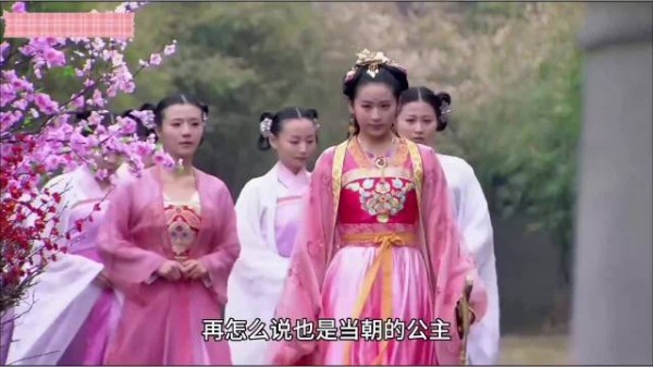小时候偏爱女主，只觉得她太胖，现在看这才是国色天香的公主啊