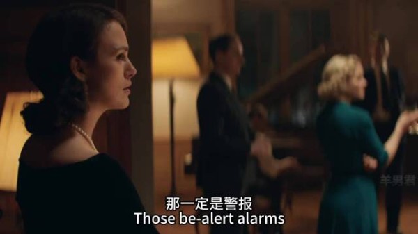 圣诞夜丈夫缺席,她与敌人炉火旁首次敞开心扉