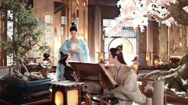 没有夸张的表演，简简单单一句即兴，瞬间抓住观众注意力