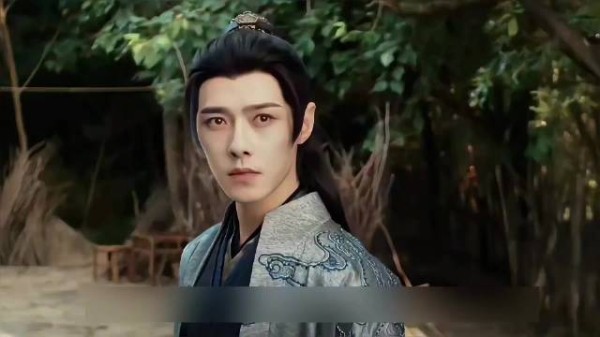黎斯只是用一个风筝试探，就猜测出蒙锐身份