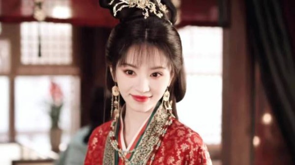 我们君黛大小姐是从来不会忍的！