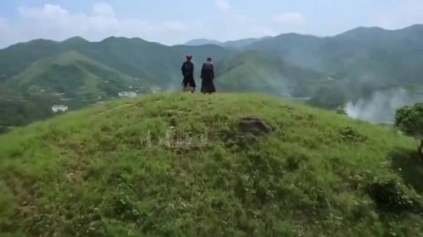 太细节了,任老爷生前最怕火,不让火化