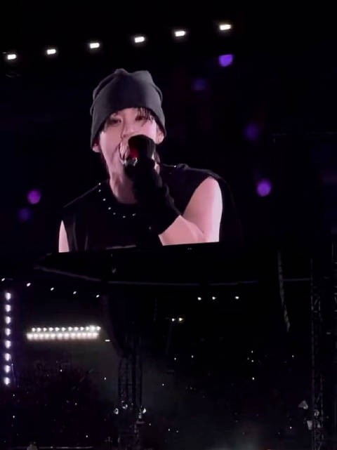 在2026听到随机曲是Wings 我大哭