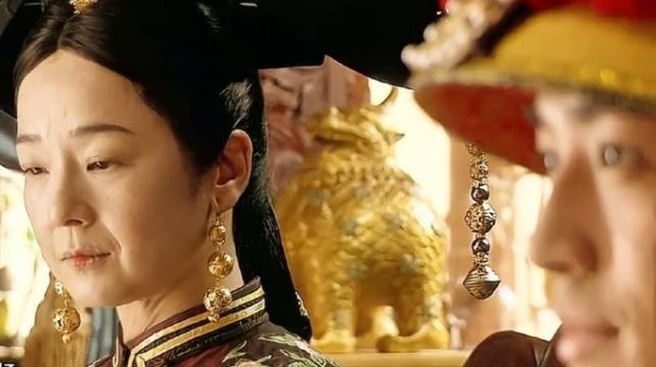 皇帝不喜皇后却娶了她,大婚过后却一次也不宠幸皇后