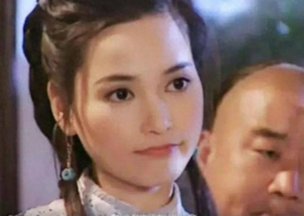 TVB女星古装旧照被翻出，曾凭内地剧大火，如今回巢演配角再出圈
