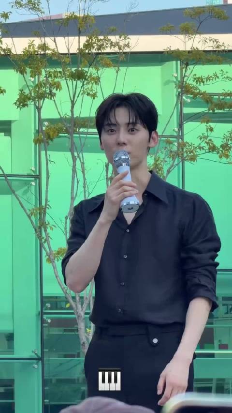 天生优越黄旼炫 261008 MCD Mini FM 饭拍视频一则 hwanggg89