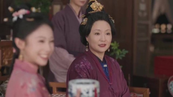 大太太生病未告知二太太，防儿子三儿媳争权