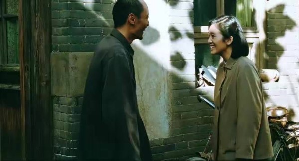 女婿带人拆房吓坏老两口,竟是默默粉刷破旧家