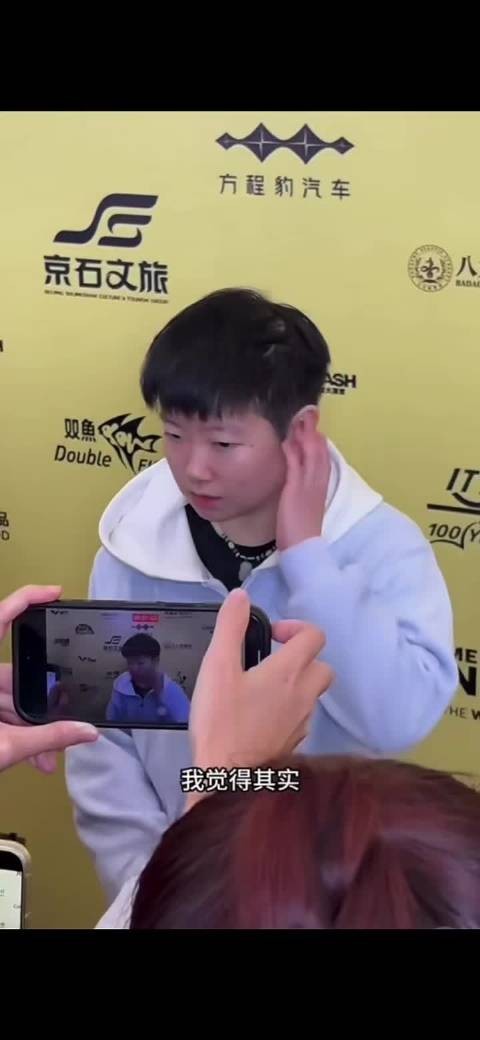 热爱不代表可以随心所欲,赛场之内,观赛礼仪应当放在第一位